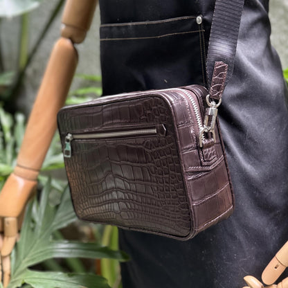 Box Alligator Leather Clutch Bag by Thor Leather Craft - detail view 4