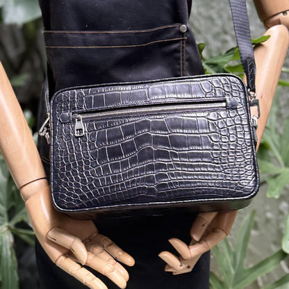 Portfolio Alligator Leather Clutch Bag by Thor Leather Craft - detail view 5